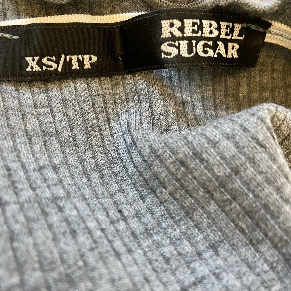 NWOTâREBEL SUGARÂ Grey Cropped RibbedâTop XS - Picture 5 of 7